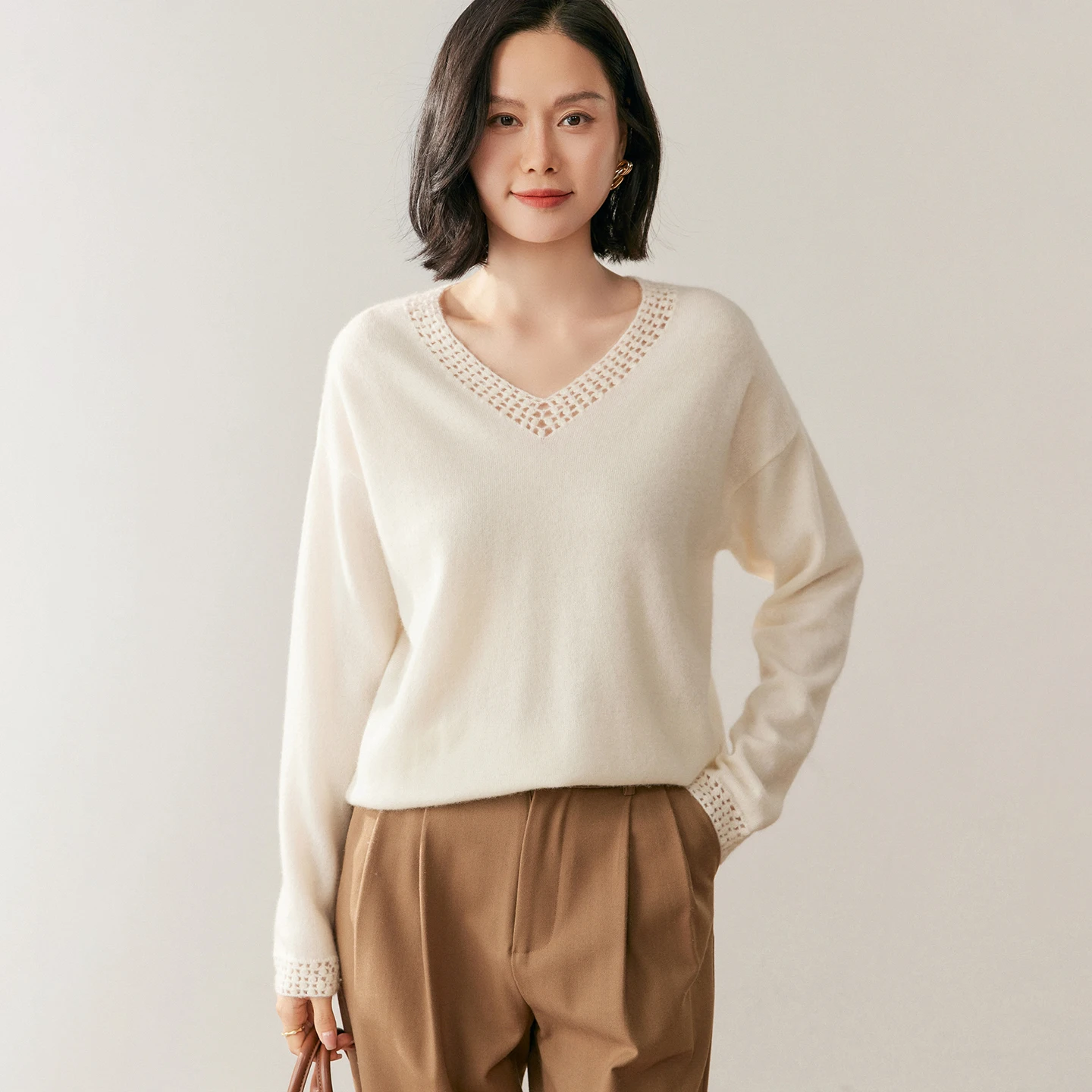 Women's V-Neck Cashmere Sweater - Image 2