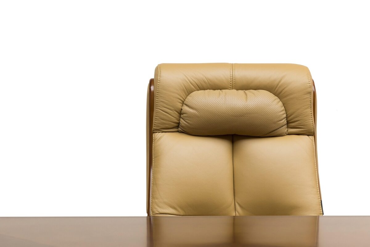 Rated capacity, and why 330 lbs is not a marketing number